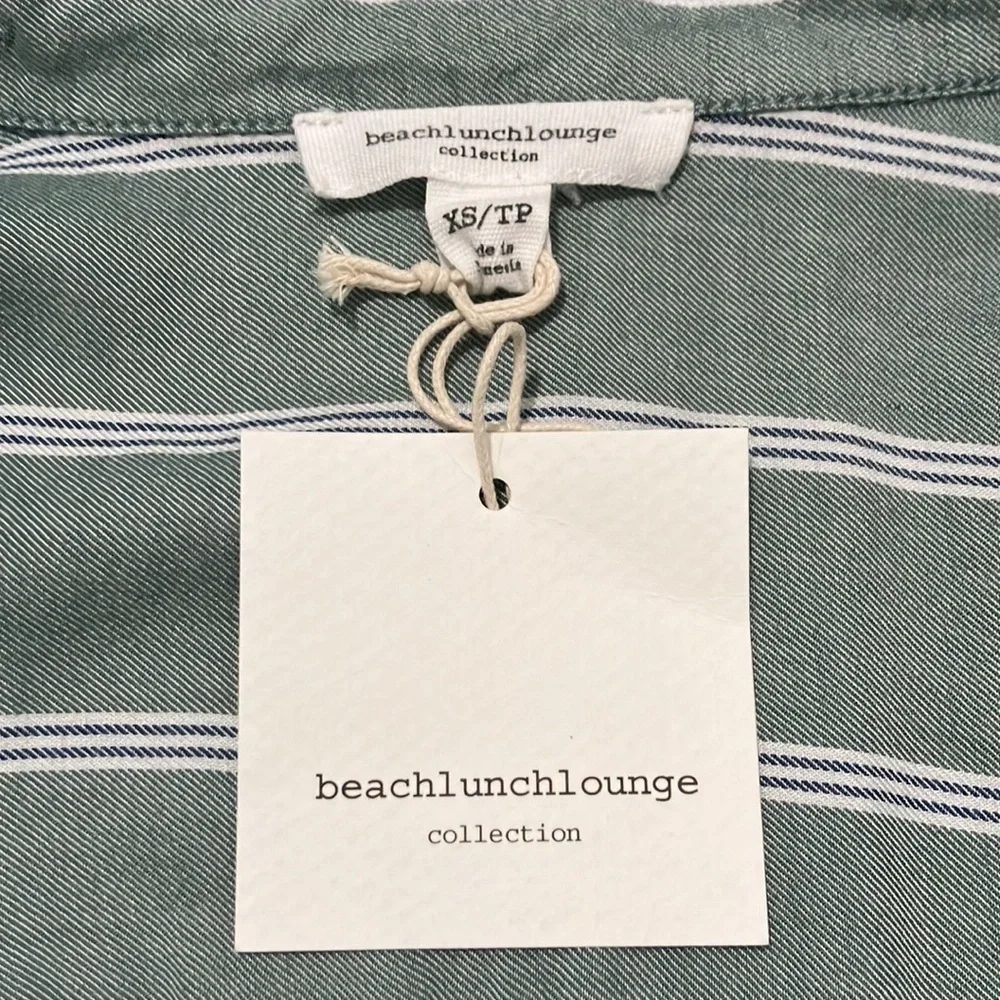 NWT beachlunchlounge Striped Button Down Shirt Size XS - Picture 4 of 6